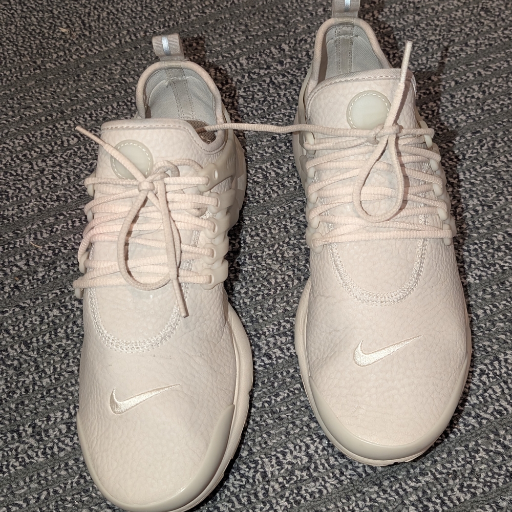 Nike Women's Cream Sneakers - Picture 5 of 10